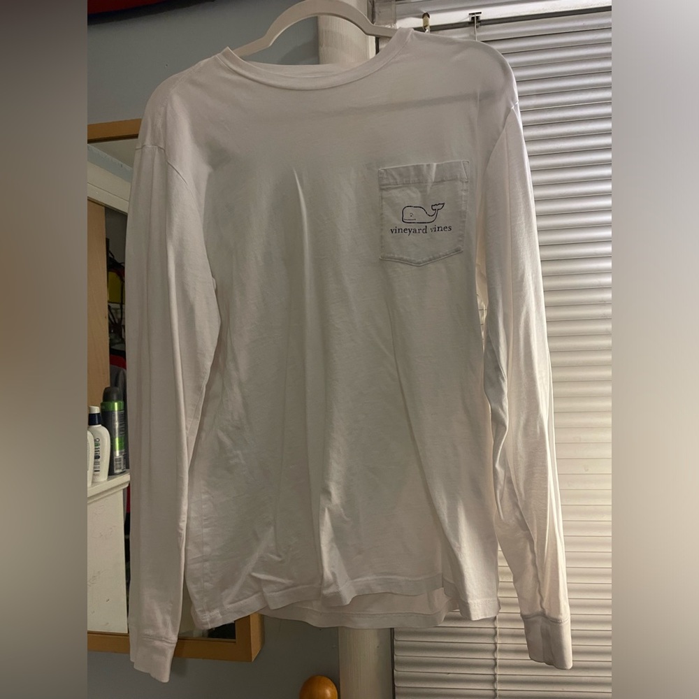 Men’s size small white Vineyard Vines Long sleeve